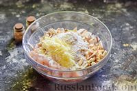 Фото приготовления рецепта: Рубленые куриные котлеты с грибами, в овощном соусе - шаг №5