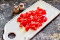 Фото приготовления рецепта: Рубленые куриные котлеты с грибами, в овощном соусе - шаг №10