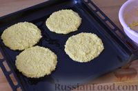 Фото приготовления рецепта: Пшённые лепёшки с сыром - шаг №9