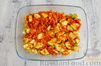 Фото приготовления рецепта: Тефтели с булгуром, запечённые в томатном соусе с кабачками - шаг №12