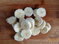 Фото приготовления рецепта: Льняная каша с бананом, изюмом и мёдом - шаг №3