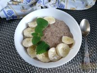 Фото приготовления рецепта: Льняная каша с бананом, изюмом и мёдом - шаг №9