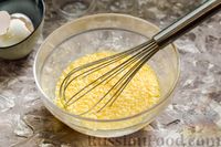 Фото приготовления рецепта: Сдобный сахарный пирог с изюмом и сливочной заливкой - шаг №9