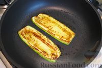 Фото приготовления рецепта: Рулетики из кабачков со сливочным сыром - шаг №2