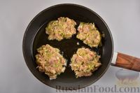 Фото приготовления рецепта: Рубленые куриные котлеты с кабачком - шаг №8