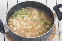 Фото приготовления рецепта: Суп с перловой крупой и свежими огурцами - шаг №10