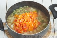 Фото приготовления рецепта: Суп с перловой крупой и свежими огурцами - шаг №11