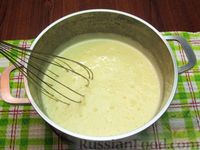 Фото приготовления рецепта: Медовый торт с кремом из варёной сгущёнки - шаг №5
