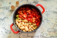 Фото приготовления рецепта: Суп с консервированной фасолью, кабачками и помидорами - шаг №8