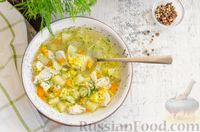 Фото приготовления рецепта: Куриный суп с молодым картофелем и яйцом - шаг №12