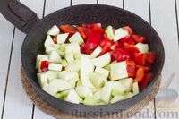 Фото приготовления рецепта: Чечевица с кабачком, сладким перцем и помидорами - шаг №7
