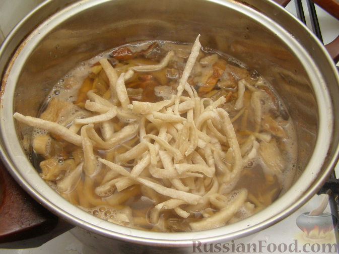 Рецепт супа из сушеных грибов с вермишелью