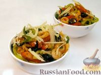 Фото к рецепту: Салат с жареными креветками и пармезаном