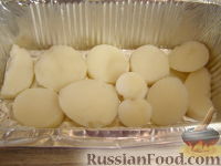 Фото приготовления рецепта: Запеканка-омлет с картошкой и колбасой - шаг №2