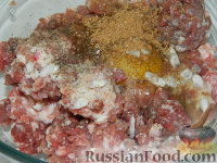 Фото приготовления рецепта: Мясные котлеты с сыром в вафельной "шубе" - шаг №6