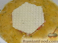 Фото приготовления рецепта: Мясные котлеты с сыром в вафельной "шубе" - шаг №11