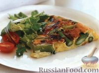 Фото приготовления рецепта: Слоёный салат "Кролик" с курицей, грибами, овощами и сыром - шаг №9