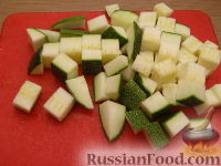 Фото приготовления рецепта: Овощное соте с шампиньонами и сыром (в микроволновке) - шаг №1