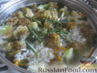 Фото приготовления рецепта: Суп куриный с брокколи - шаг №10