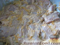 Фото приготовления рецепта: Горчично-овощной маринад для шашлыка - шаг №5