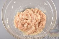 Фото приготовления рецепта: Суп с фрикадельками и фунчозой - шаг №4