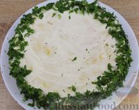 Фото приготовления рецепта: Закусочный омлетный торт с томатной пастой, шпинатом и сыром - шаг №29