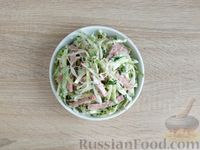 Фото приготовления рецепта: Салат с капустой, огурцами, колбасой и болгарским перцем - шаг №13