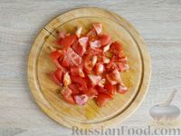 Фото приготовления рецепта: Несладкая овсянка в банке, с творогом и помидорами - шаг №4