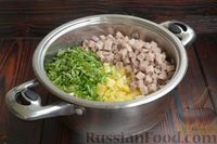 Фото приготовления рецепта: Окрошка на квасе, со свининой, колбасой и базиликом - шаг №12