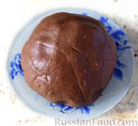Фото приготовления рецепта: Шоколадный тёртый пирог с творогом и черешней - шаг №7
