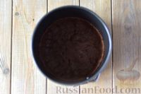 Фото приготовления рецепта: Шоколадный тёртый пирог с творогом и черешней - шаг №8