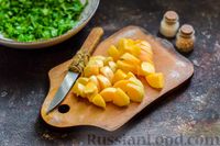 Фото приготовления рецепта: Салат с курицей, абрикосами и грецкими орехами - шаг №5