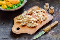 Фото приготовления рецепта: Салат с курицей, абрикосами и грецкими орехами - шаг №9