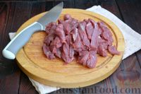 Фото приготовления рецепта: Азу из говядины с малосольными огурцами и картофелем - шаг №2