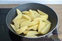 Фото приготовления рецепта: Азу из говядины с малосольными огурцами и картофелем - шаг №15