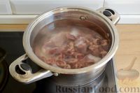 Фото приготовления рецепта: Суп с куриными потрошками, шампиньонами и клецками - шаг №3