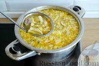 Фото приготовления рецепта: Суп с куриными потрошками, шампиньонами и клецками - шаг №18