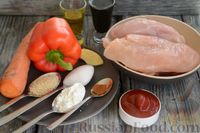 Фото приготовления рецепта: Курица, тушенная в кисло-сладком соусе с болгарским перцем и морковью - шаг №1