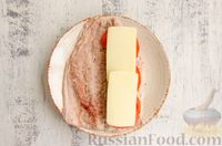 Фото приготовления рецепта: Скумбрия в лаваше, с сыром и помидором - шаг №5