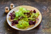 Фото приготовления рецепта: Салат из куриного филе с фетой и финиками - шаг №9
