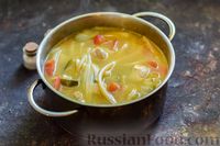 Фото приготовления рецепта: Суп с куриным филе, цукини, помидорами и лапшой - шаг №9