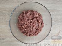 Фото приготовления рецепта: Котлеты из говяжьей печени и свиного фарша - шаг №9