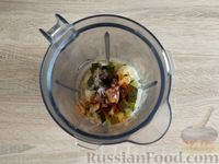 Фото приготовления рецепта: Холодный суп-пюре из болгарского перца и огурцов - шаг №9