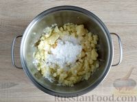 Фото приготовления рецепта: Картофельные клёцки с зеленью (без муки) - шаг №7