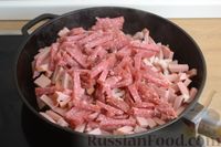 Фото приготовления рецепта: Солянка с колбасой и копчёной грудинкой - шаг №5