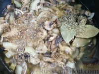 Фото приготовления рецепта: Макароны с грибным соусом - шаг №10
