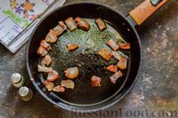 Фото приготовления рецепта: Салат с помидорами, огурцами и яичной заправкой - шаг №3