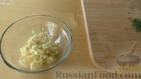 Фото приготовления рецепта: Булочки с чесноком и сыром (из дрожжевого теста) - шаг №8