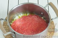 Фото приготовления рецепта: Томатный суп-пюре с запечёнными баклажанами - шаг №8