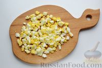 Фото приготовления рецепта: Овощной суп со стручковой фасолью и варёными яйцами - шаг №3